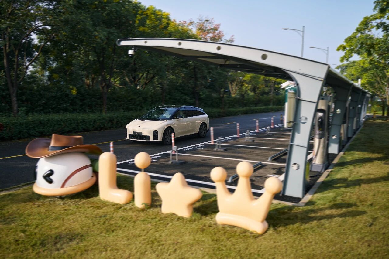 1775957083680257.jpg 9d0130a6979fb5b4b447af975597842d.jpg